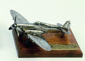 Anglicky-letoun-Supermarine-Spitfire-na-podl